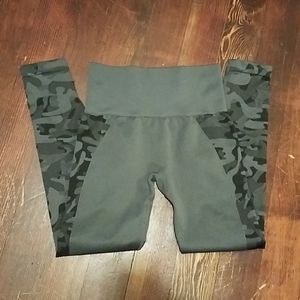 Zyia Active Performance Camo Leggings, Size S